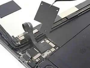 Untere Kabelabschirmung