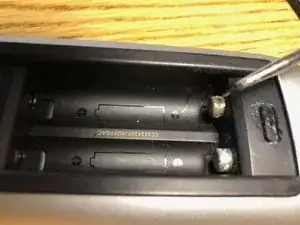 Reparieren einer Magic Mouse nach einem Batterieleck