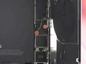 iPhone 15 Plus Akku abtrennen