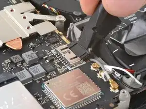 Steam Deck OLED Akku anschließen