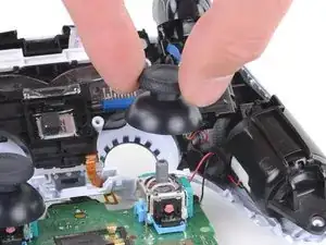 Sony DualSense Controller Joystick-Abdeckung entfernen