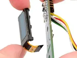 Multifunktionale Powerstation Display ausbauen