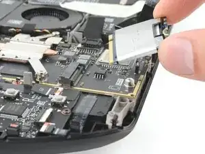 Steam Deck OLED SSD ausbauen