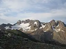 A range of mountains with glaciers on them